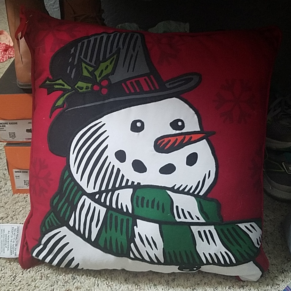 《HALLMARK SNOWMAN CHRISTMAS DECOR PILLOW》